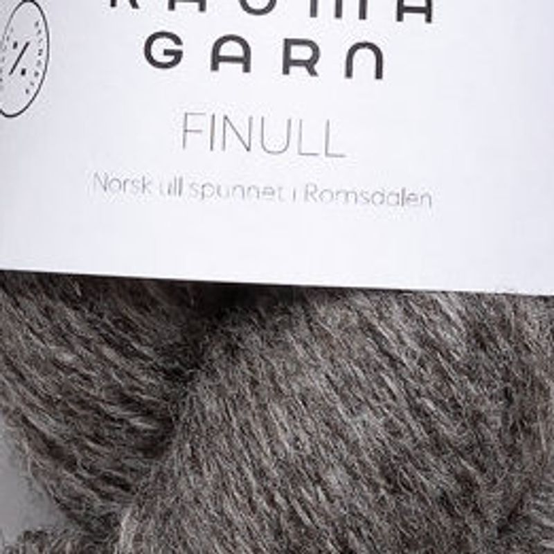 Finullgarn i hespe til håndfarging